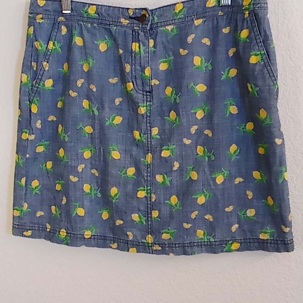 CASUAL DESIGN Chambray Size 8  blue-yellow-green colors (B27)